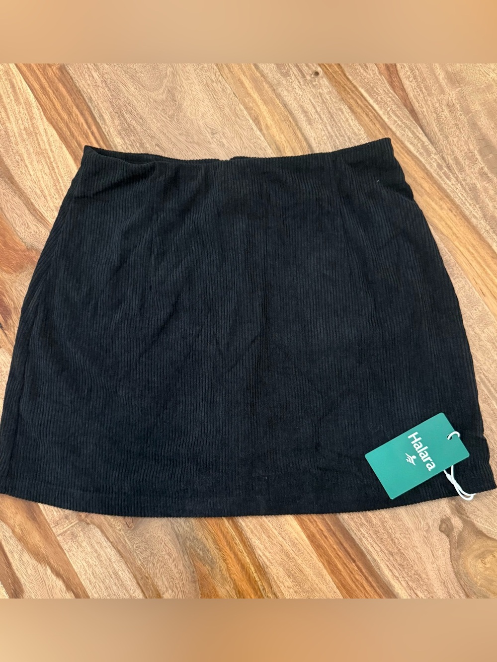 HALARA Black Corduroy Mini Skort